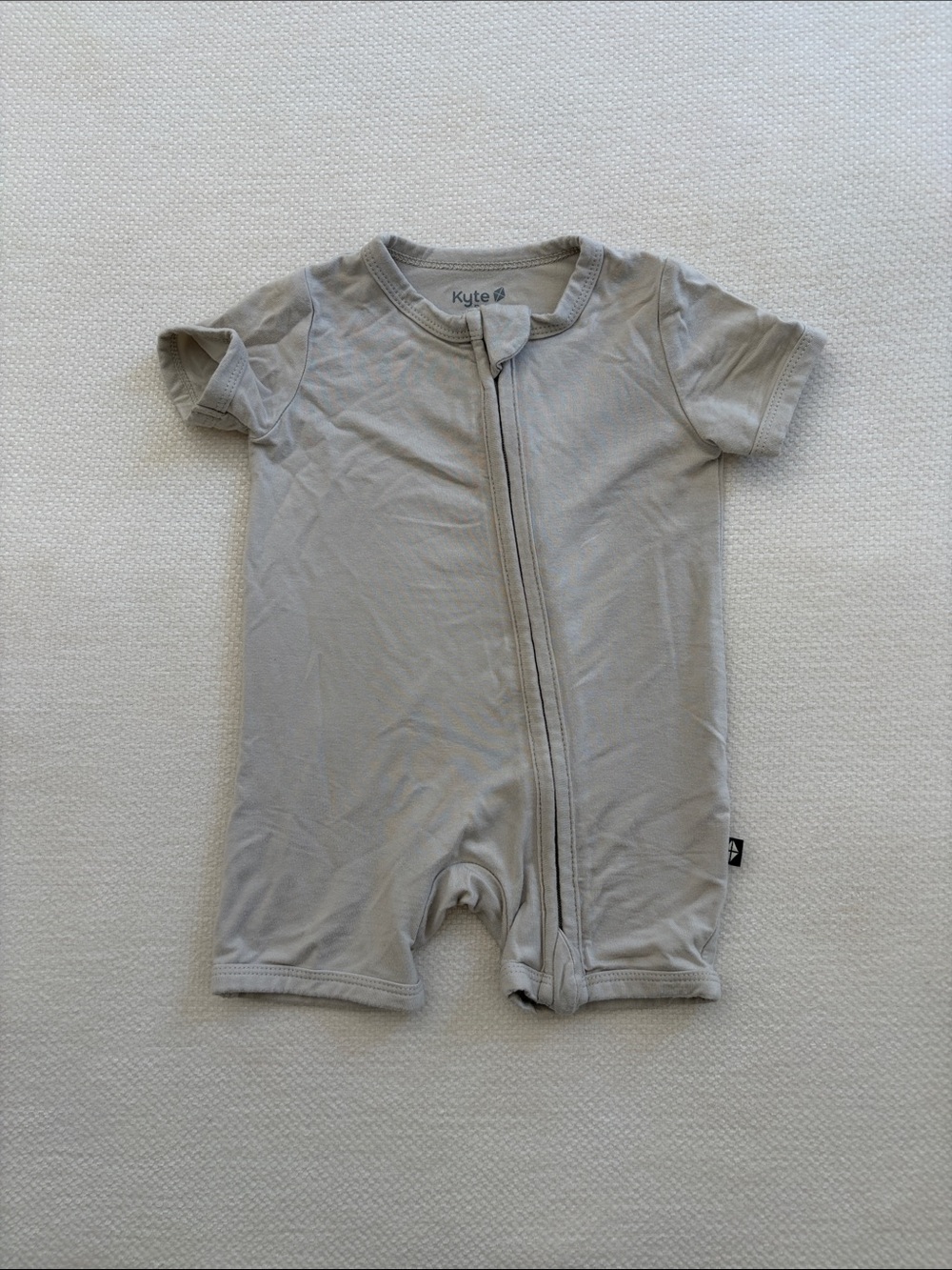 Kyte BABY Zippered Shortall Romper in Oat
